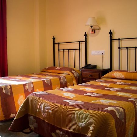 Hostal Restaurante La Curva Adra Εξωτερικό φωτογραφία