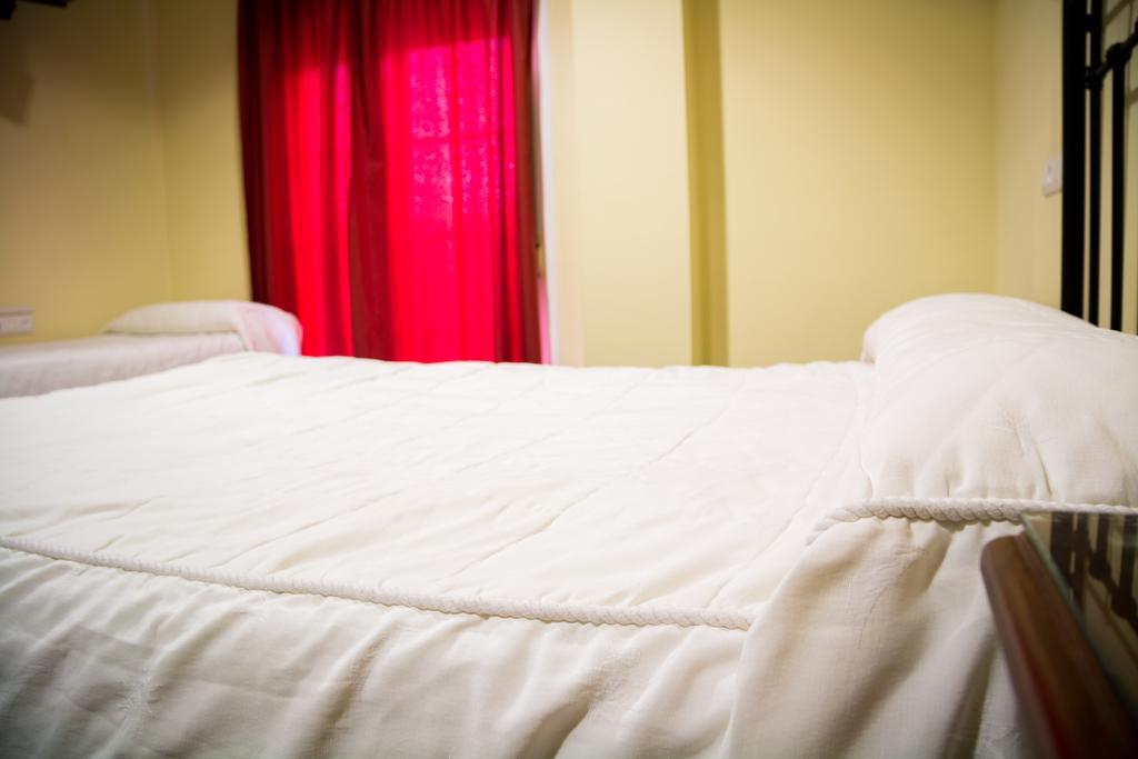 Hostal Restaurante La Curva Adra Εξωτερικό φωτογραφία